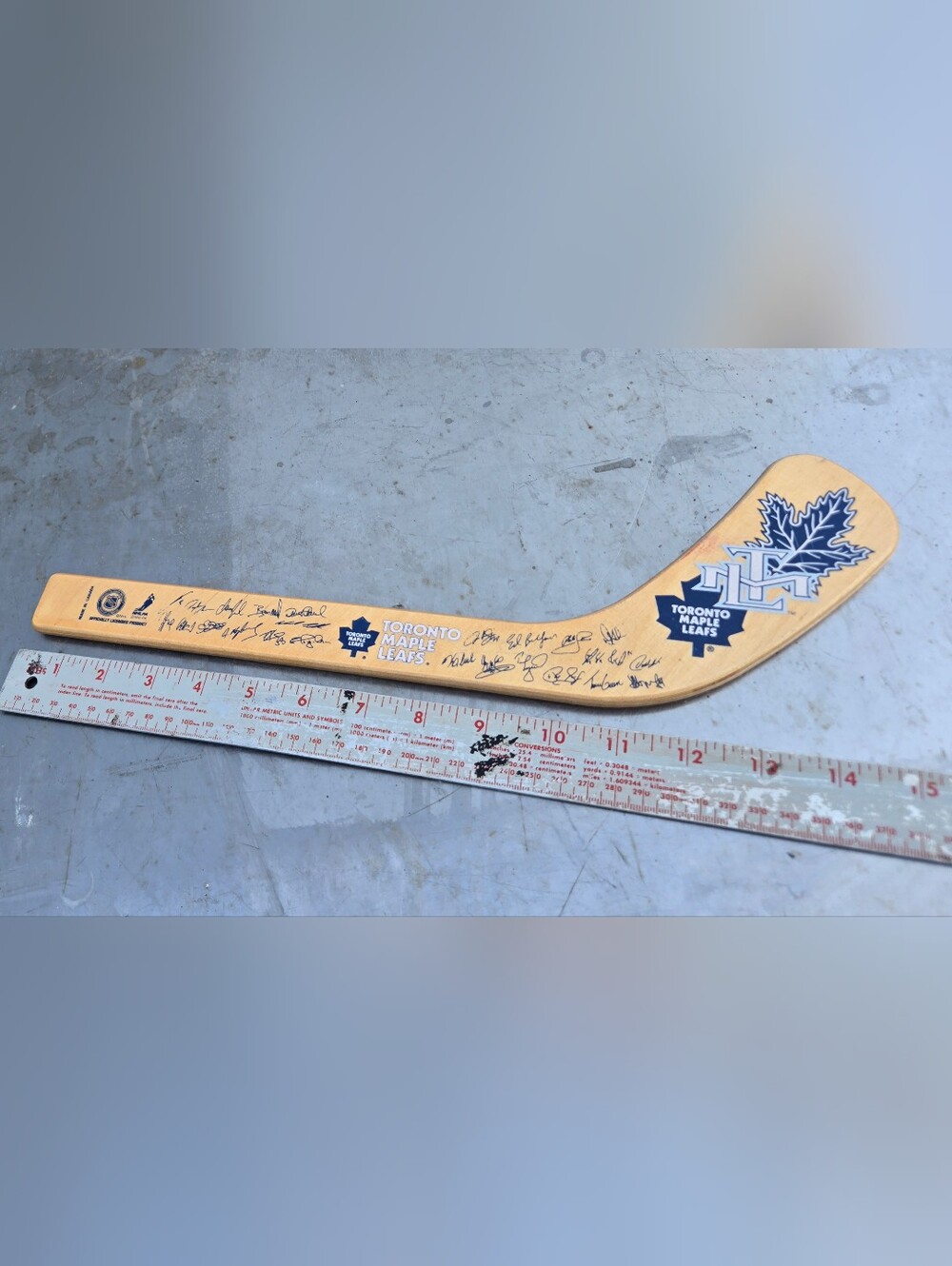 Toronto Maple Leafs Signed Mini Hockey Stick. made in Canada.
